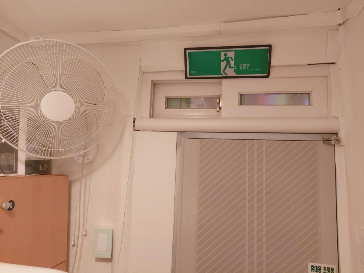Seoul Guesthouse Foreigners Only Εξωτερικό φωτογραφία